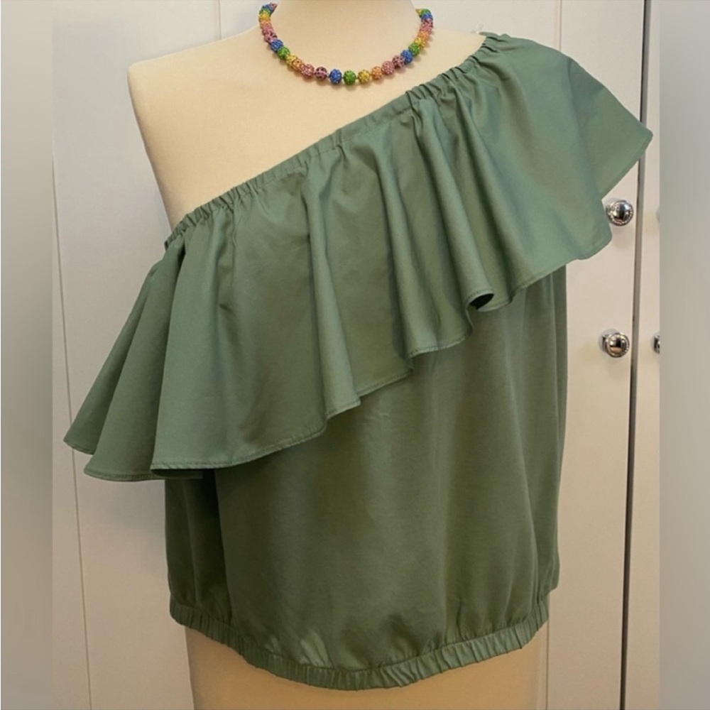 Ruffle Slanted Shoulder Top In Shady Hollow Green Sz LG NEW!
